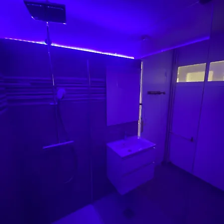 - Valrose - Cosy & Chill Nice